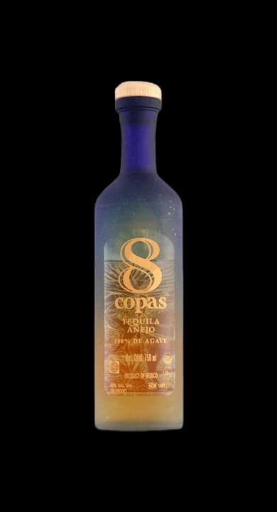 8 Copas Añejo