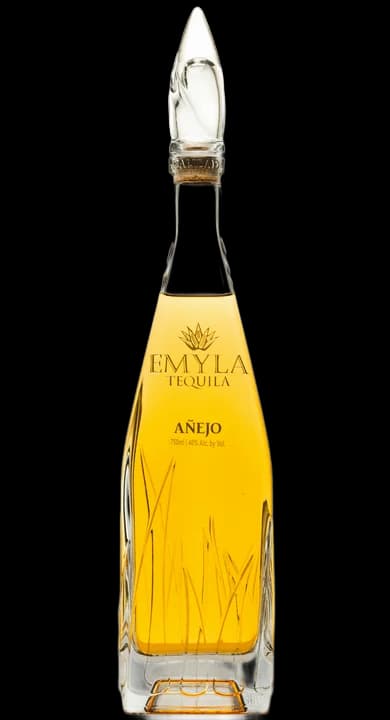 Emyla Añejo