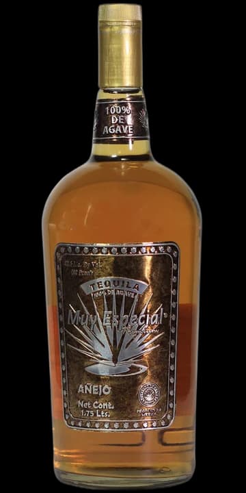 Muy Especial Añejo