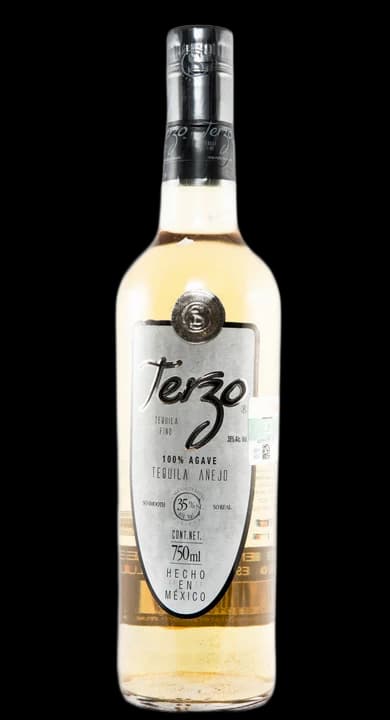 Terzo Tequila Añejo