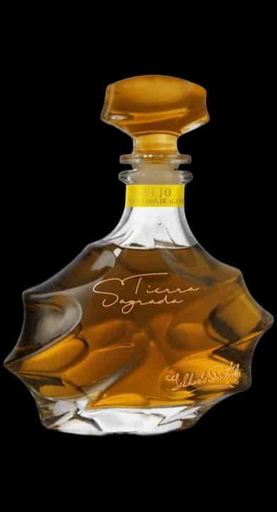 Tierra Sagrada Añejo