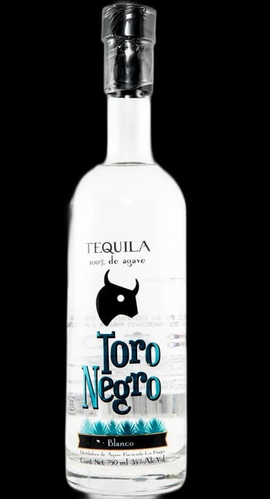 Toro Negro Blanco