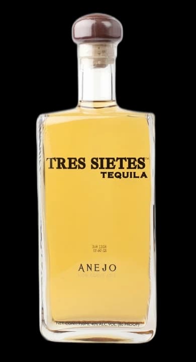 Tres Sietes Añejo