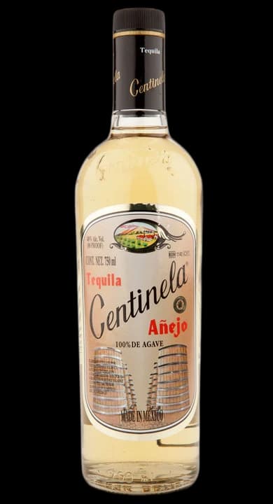 Centinela Añejo (Tall Bottle)