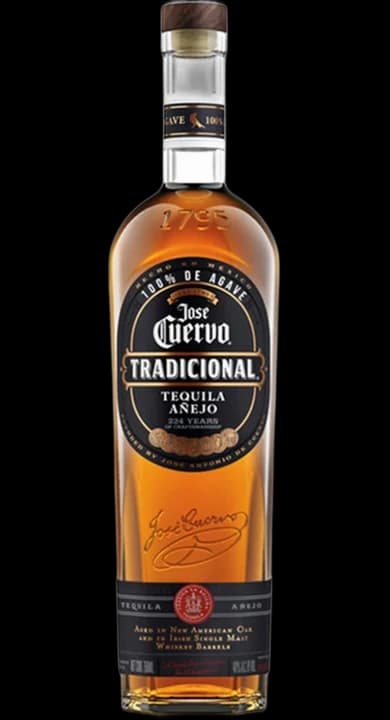 Cuervo Tradicional Añejo