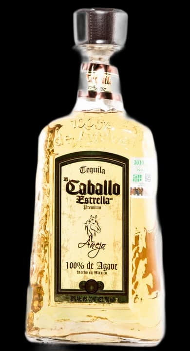El Caballo Estrella Añejo