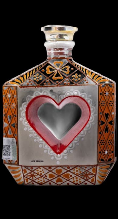 Riqueza Cultural Añejo (Heart Bottle)